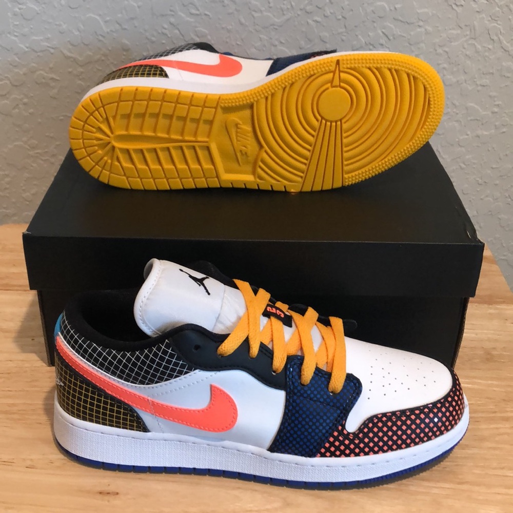 💙💛NIKE AIR JORDAN 1 LOW MMD BG SNEAKERS💛💙 - Picture 8 of 9